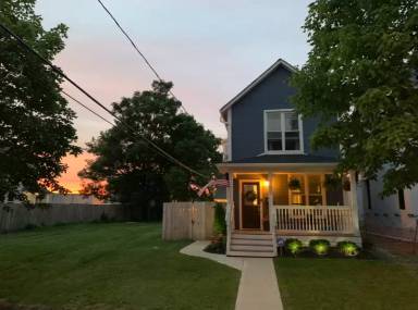 Main picture of 280 E 4th Ave