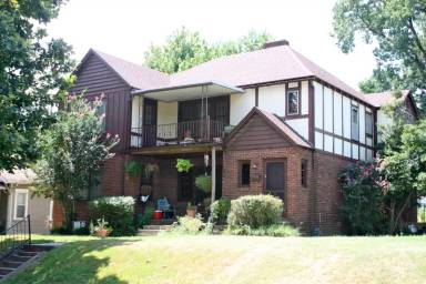 Main picture of 1616 S Saint Louis Ave