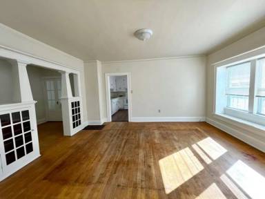 Main picture of 307 S Monroe Ave