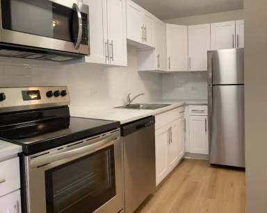 Main picture of 1120 N LaSalle Dr Apartments