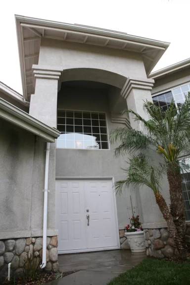 Main picture of 2877 S Buena Vista Ave