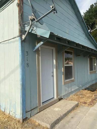 Main picture of 318 E Front St
