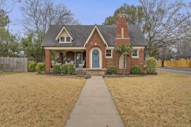 Main picture of 628 N 33rd St