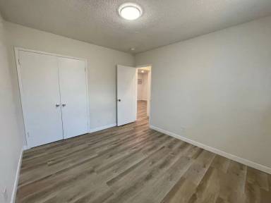 Main picture of 15143 Erwin St