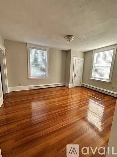 Main picture of 70 Valley St