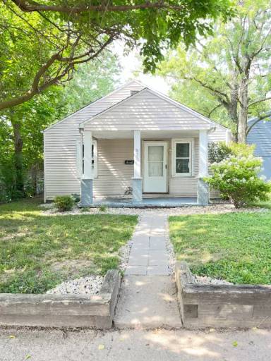 Main picture of 320 E 36th St