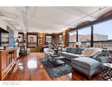 Main picture of 121 Beach St