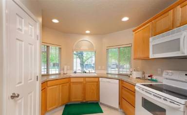 Main picture of 5508 S Plumbdale Ave
