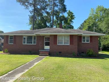 Main picture of 906 Cameron Dr