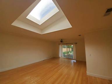 Main picture of 261 Montego Ky