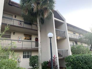 Main picture of 7450 NW 17th St