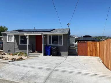 Main picture of 1955 Burroughs St