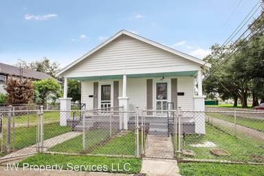 Main picture of 785 Avenue C