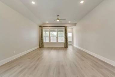 Main picture of 1819 Michael Dr