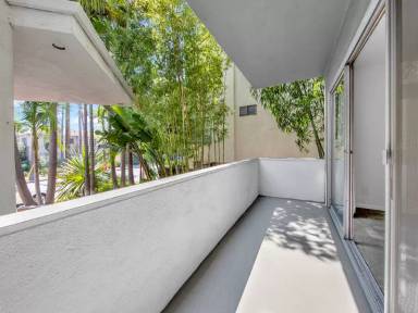 Main picture of 7767 Hollywood Blvd