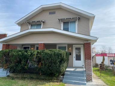 Main picture of 1906 Cleveland Ave