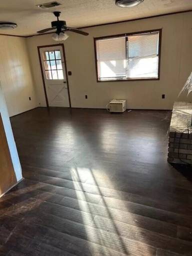 Main picture of 446 Earl Perkins Rd