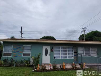 Main picture of 1520 NE 33rd St