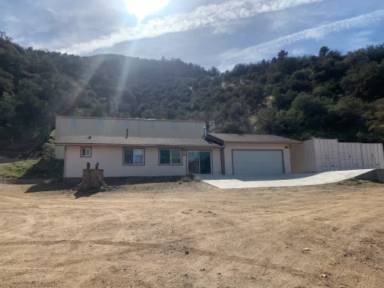 Main picture of 1042 Squirrel Ln