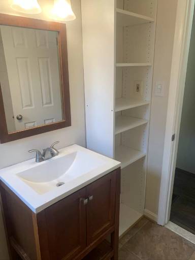 Main picture of 4913 Just St NE