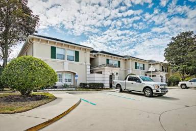 Main picture of 100 Bermuda Bay Cir