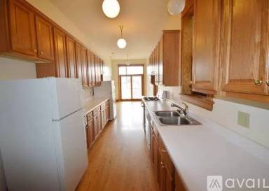 Main picture of 1238 N. Noble