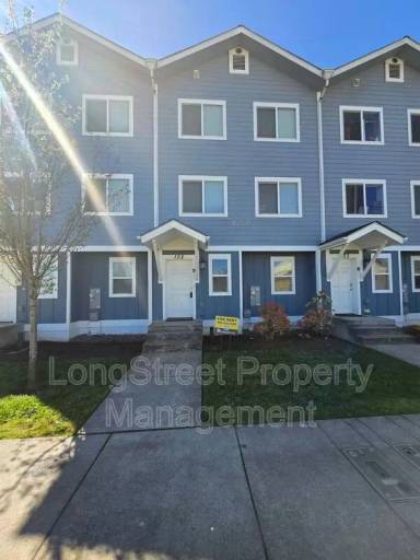 Main picture of 132 SW Avery Ave