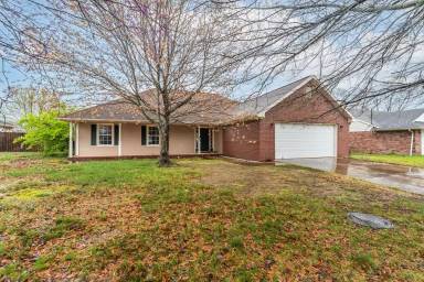Main picture of 3016 N Quartz Dr