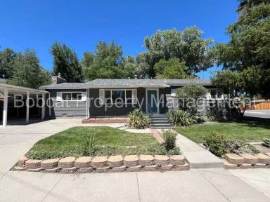 Main picture of 402 W Sixth St
