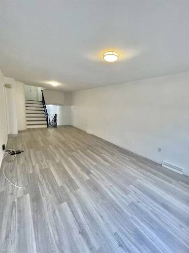 Main picture of 1611 215th St