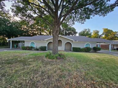 Main picture of 718 Billie Ruth Ln