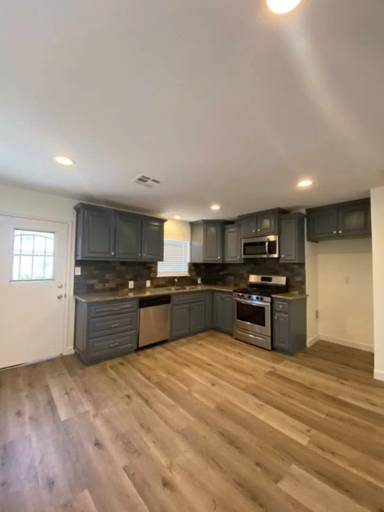 Main picture of 230 Beech St