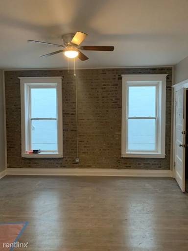 Main picture of 2225 N Leavitt St