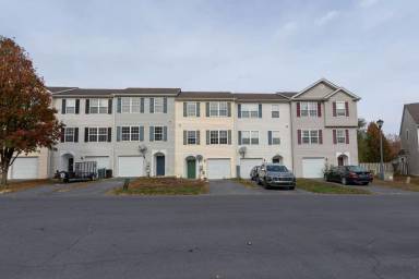Main picture of 124 Pony Cir