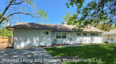 Main picture of 7408 E 109th St