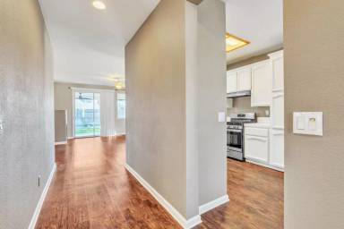 Main picture of 237 Buffet Ct