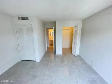 Main picture of Cross Creek Condominiums