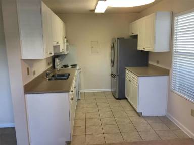 Main picture of 8-20 Old S Ct