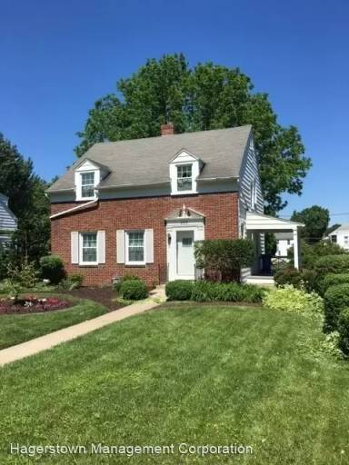 Main picture of 835 Woodland Way