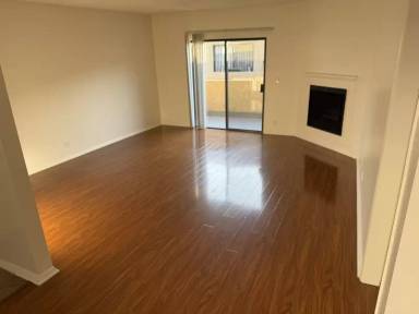 Main picture of 14942 Burbank Blvd