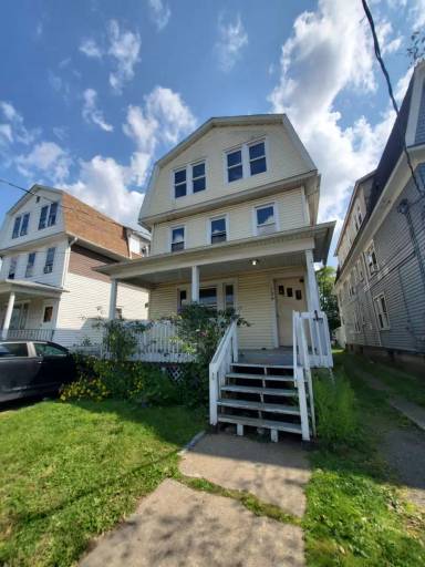 Main picture of 122 2nd Ave