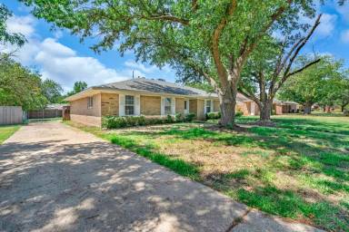 Main picture of 924 Imperial Dr