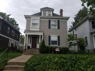 Main picture of 198 E Norwich Ave - B