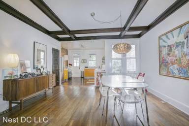 Main picture of 1828 Kilbourne Pl NW