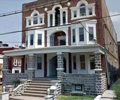 Main picture of 1311 S 52nd St