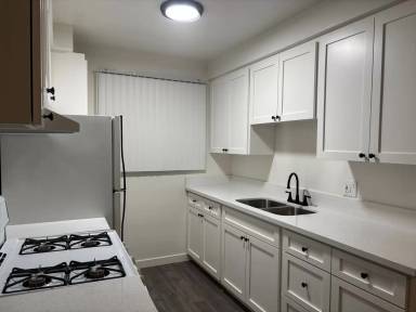 Main picture of 1807 Winona Blvd