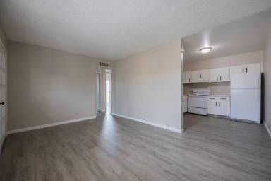 Main picture of 2350 E Broadway Rd