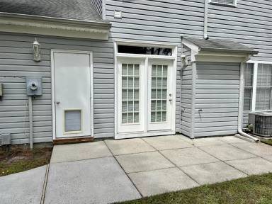 Main picture of 2309 Charing Cross Rd