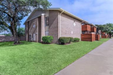 Main picture of 8157 Barclay St Apartments
