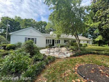 Main picture of 2811 French Broad Ln